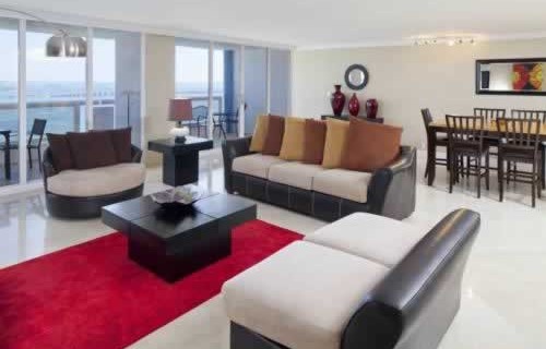 doubletree-hilton-grand-hotel-biscayne-bay-bedroom-suite