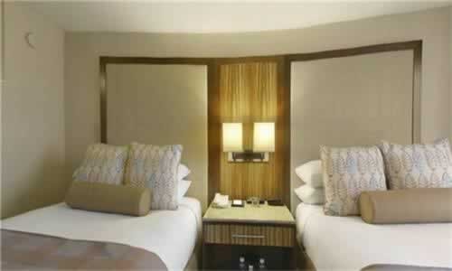 hyatt-regency-miami-bedroom-2